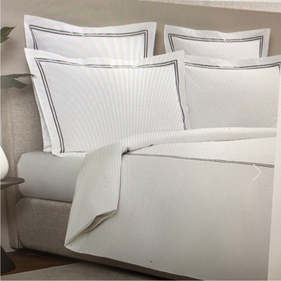 Frette Other - Frette Classic Duvet Cover Double Border King 2 Standard Shams White Navy Luxury